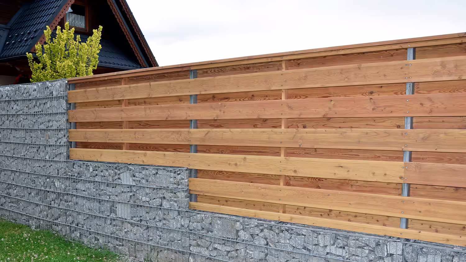 Wpływ grubości stalowych prętów na trwałość gabionów — jak wybrać solidne ogrodzenie na lata