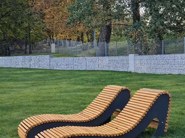 Gabiony aranżacje – mur oporowy gabionowy w ogrodzie